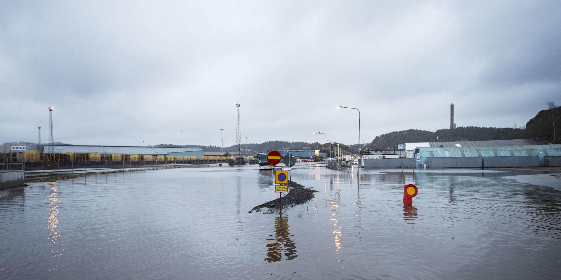 Bastiongatan i Uddevalla kan översvämmas ännu en gång i helgen. 