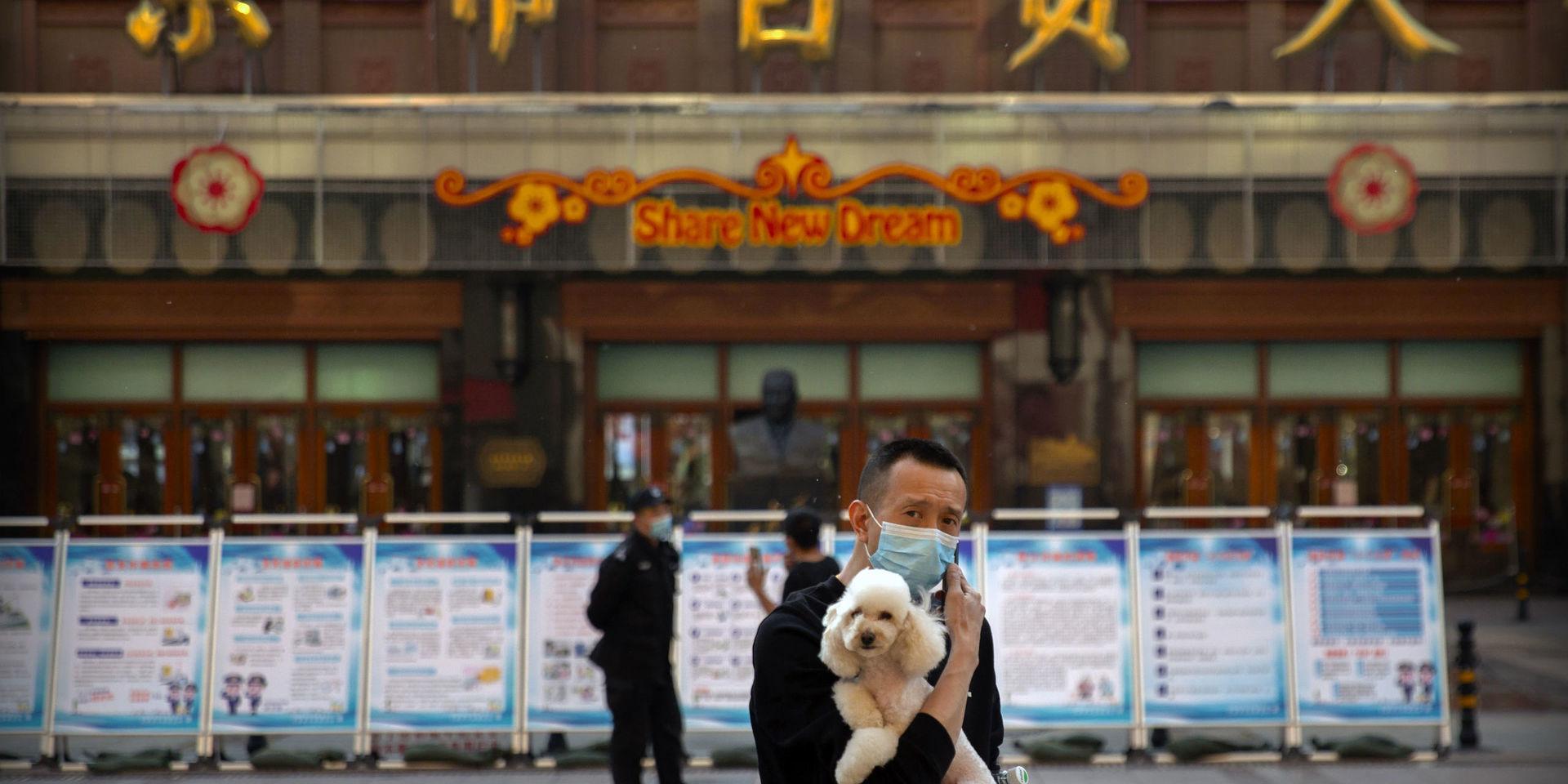 Två månader efter att ha stängt gränserna börjar Kina lyfta på sina restriktioner för utlänningar. Bild från Peking i slutet av april.