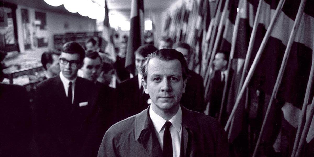 Hans Jonasson skrev att Birger Ekstedt, partiledare för KDS (Kristen Demokratisk Samling) hade en nazistisk medlem. Bilden är tagen vid ett möte i Eriksdalshallen i Stockholm den 9 maj 1964.
