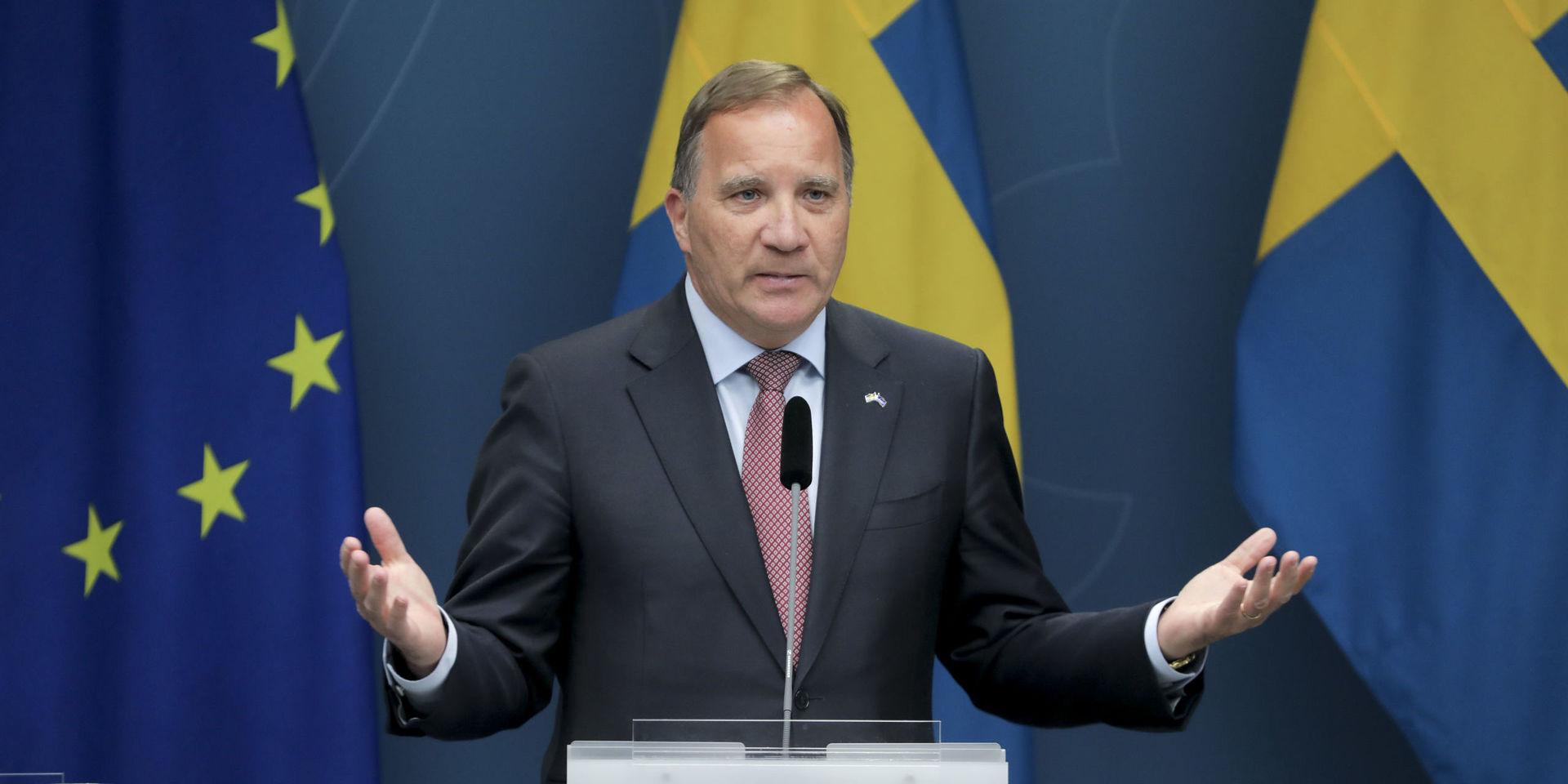 Statsminister Stefan Löfven under pressträffen om ändringar i reserestriktionerna.