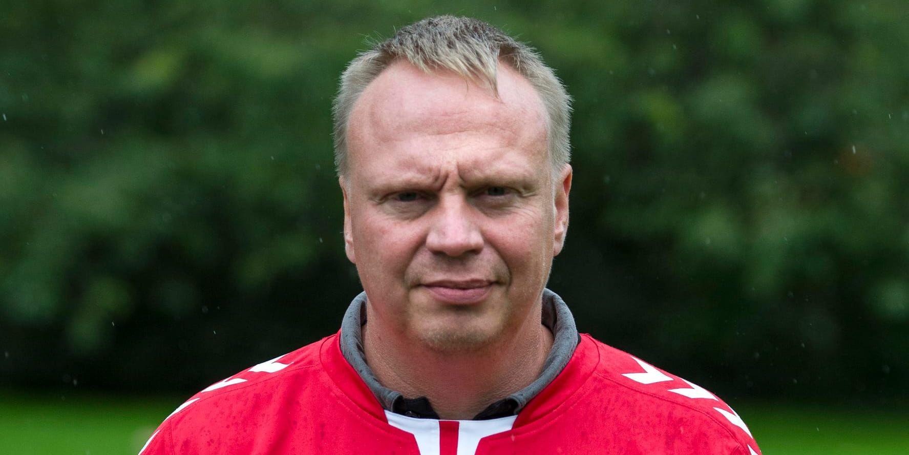 Ola Månsson, tränare i det regerande mästarlaget Höör, gillar inte att damernas SM-final avgörs samma dag som herrarnas.