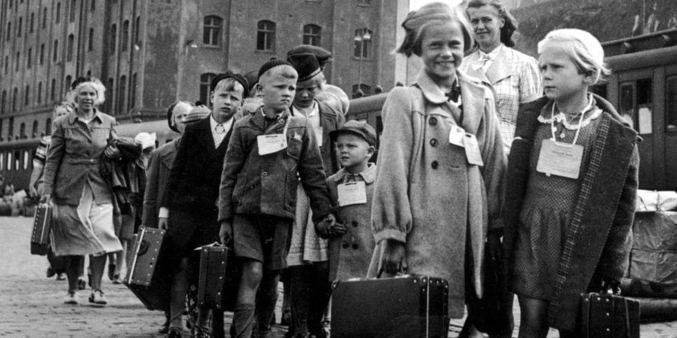 Finska krigsbarn på väg tillbaka hem i augusti 1945.