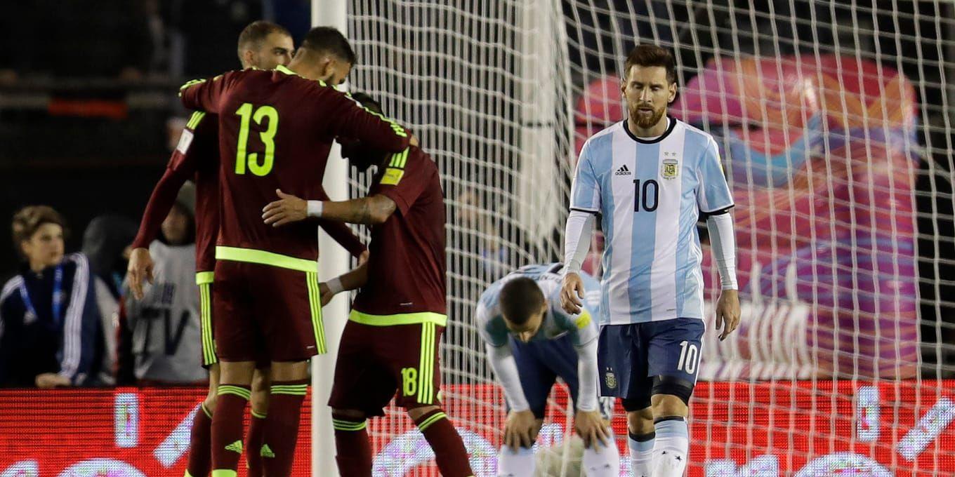 Argentinas Lionel Messi deppar efter oavgjort mot Venezuela i Buenos Aires.