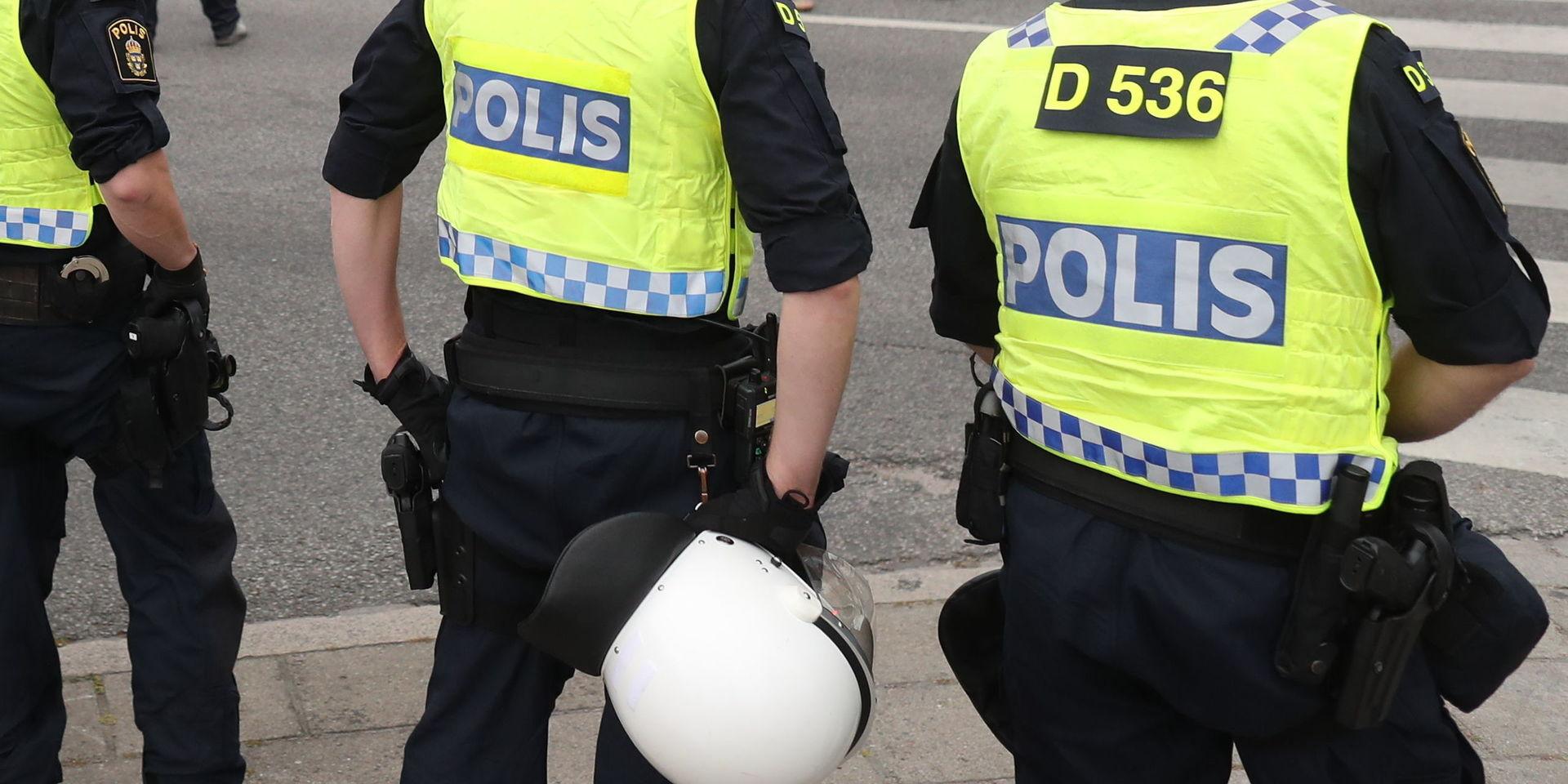 Polisen ingrep inte fysiskt för att skingra demonstrationståget i Örebro. Bilden tagen vid en annan demonstration. Arkivbild. 