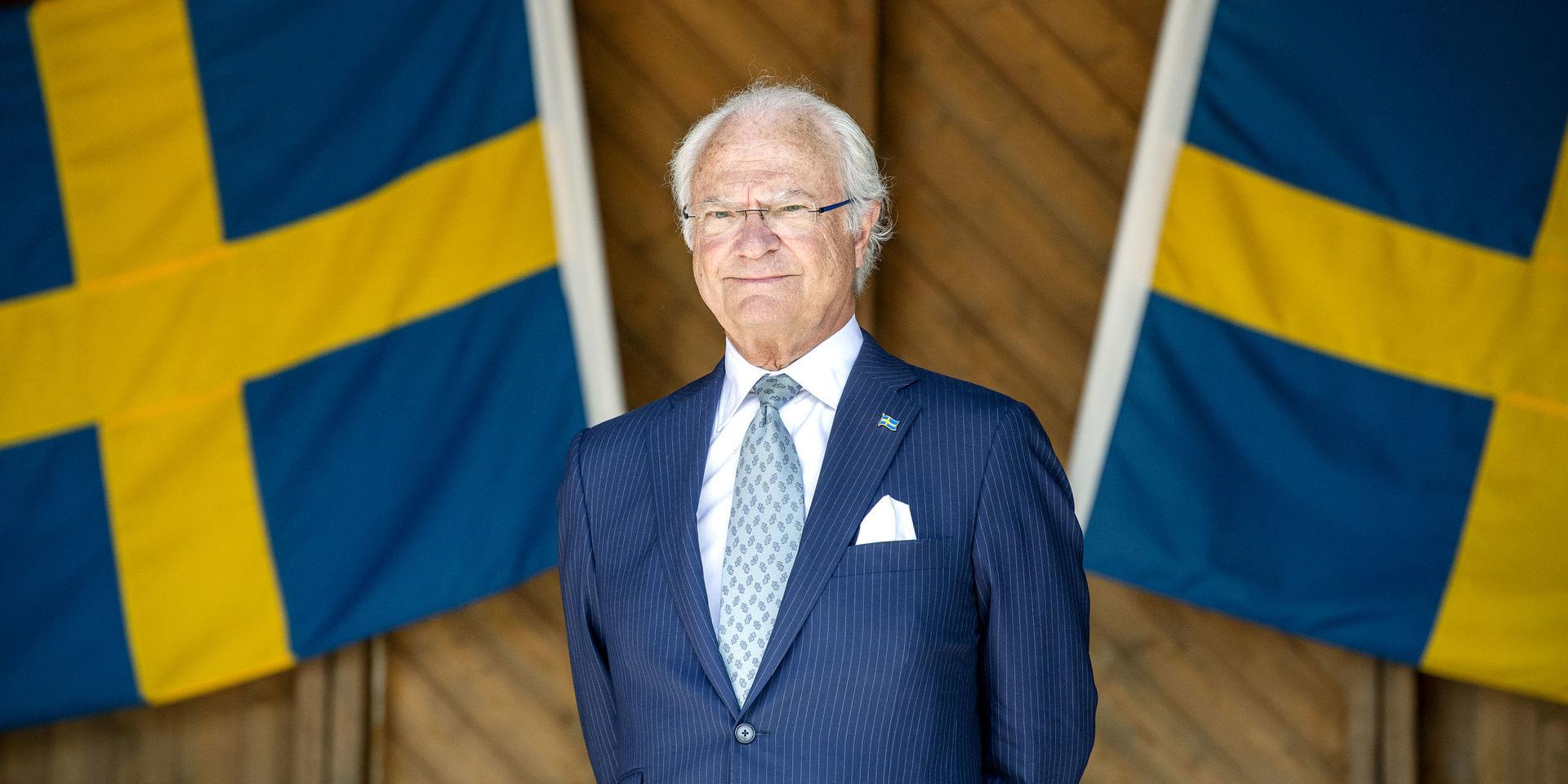 Kung Carl XVI Gustaf talar under nationaldagsfirande vid Gammelgården i Ludvika 2019. 