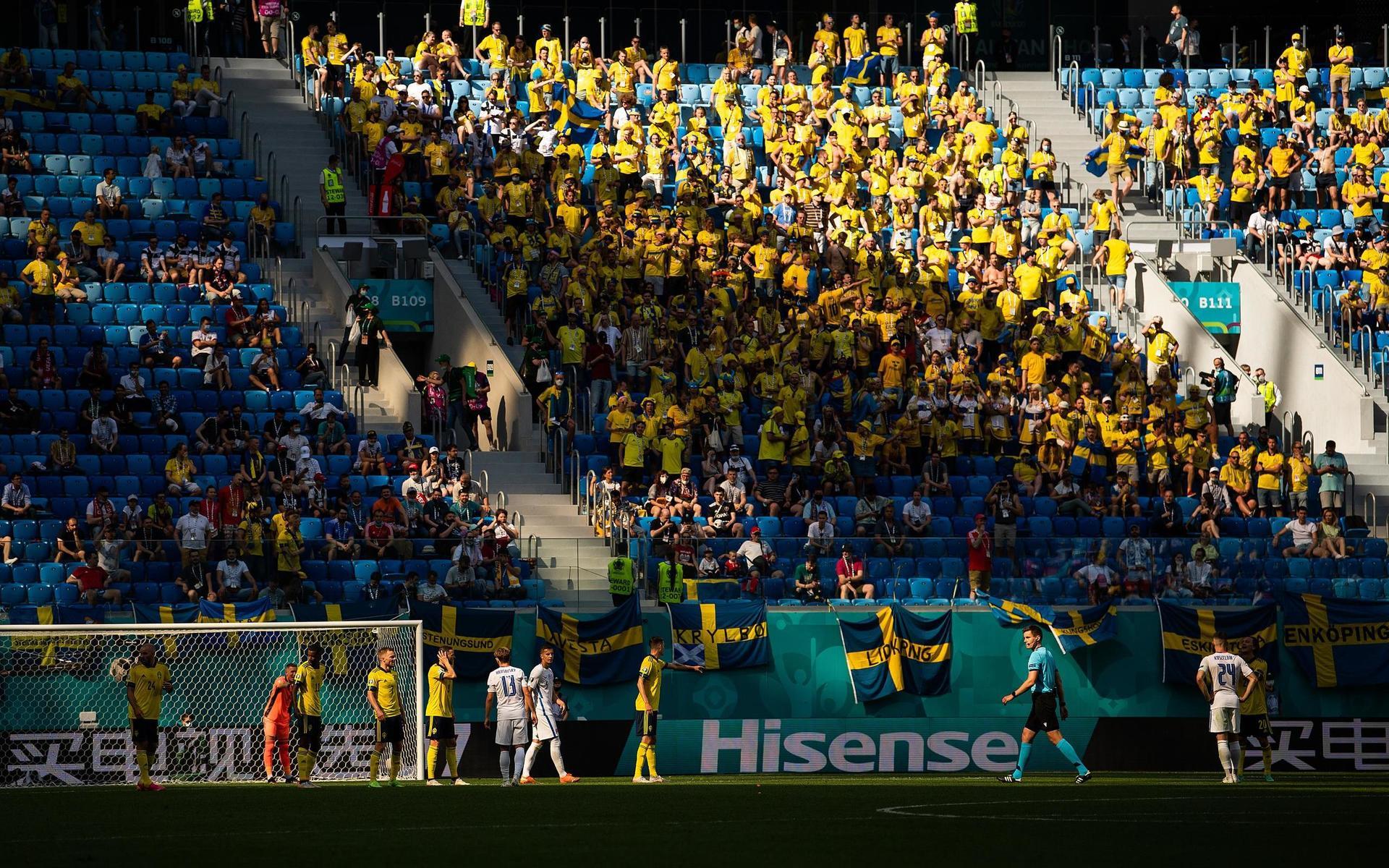 Swedish fans during the UEFA Euro 2020 Football Championship match between Sweden and Slovakia on June 18, 2021 in Saint Petersburg. 