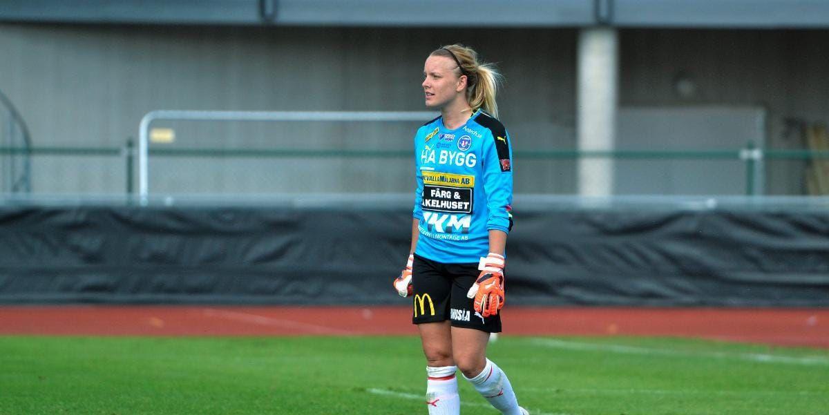 Klar för spel. Alexandra Josefsson har förlängt sitt kontrakt med IK Rössö över 2017.