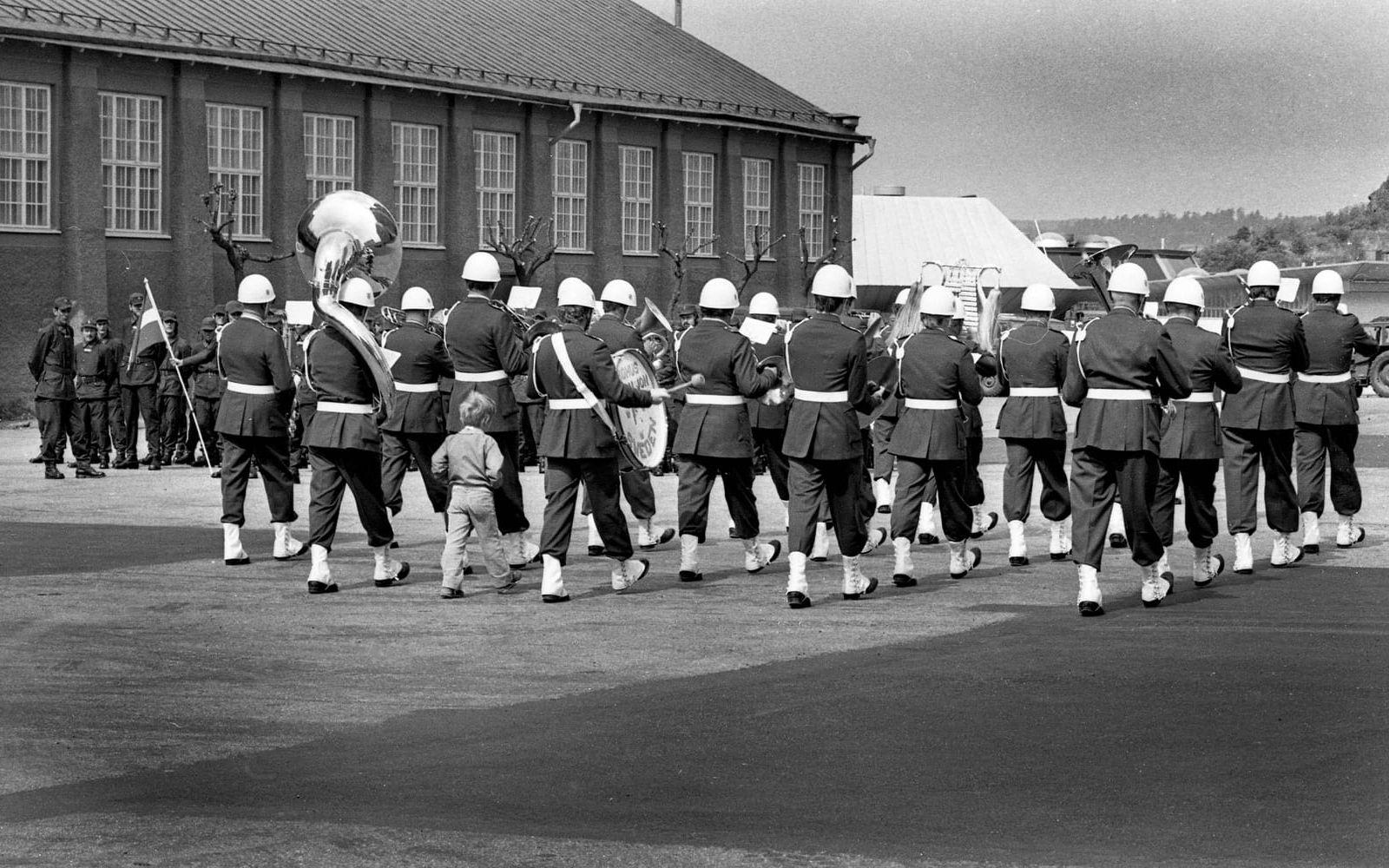 Muck och avslutning för 900 soldater 1981. Foto:Lasse Edwartz