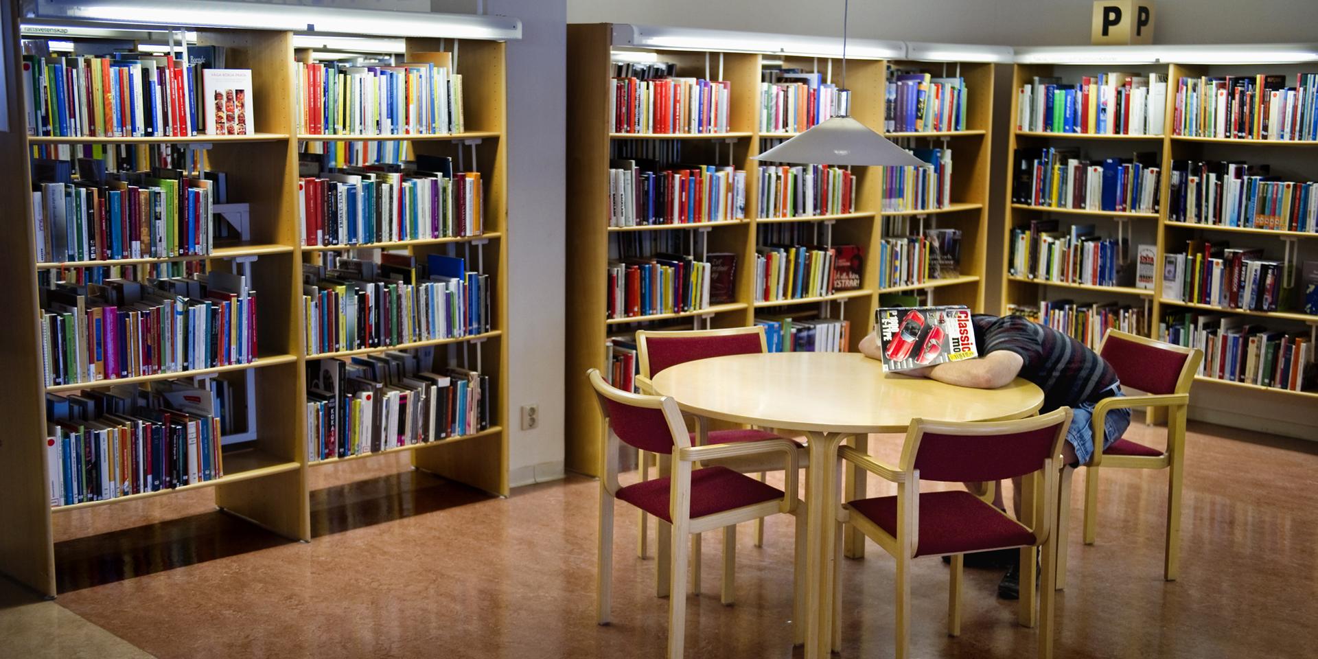 Uddevalla stadsbibliotek kommer att stänga tills vidare för att minska spridningen av coronaviruset. (Arkivfoto)