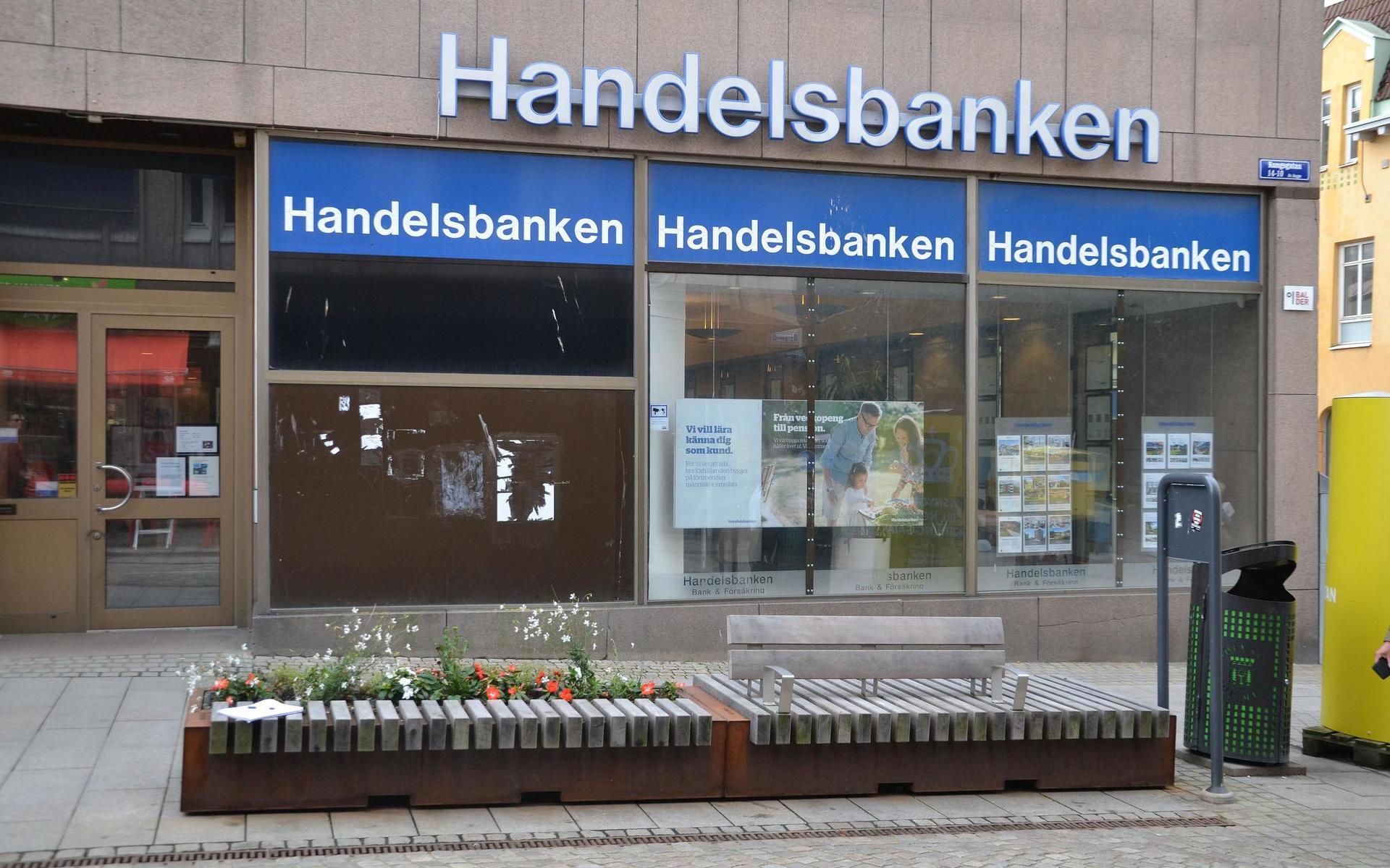 Handelsbanken i Uddevalla fortsätter med sitt arbete som vanligt än så länge.