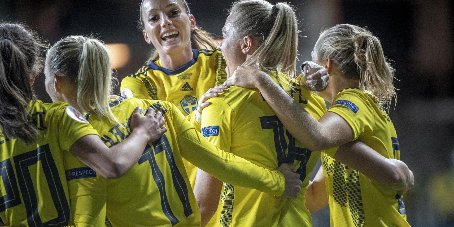 Svenska damlandslaget i fotboll ska spela EM-kval i september. Arkivbild.