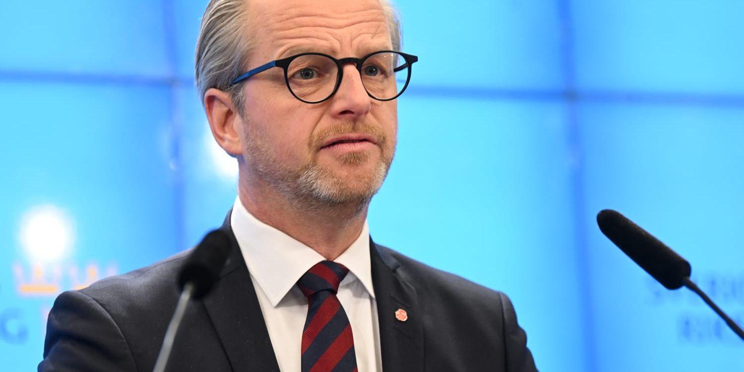 Mikael Damberg presenterar Socialdemokraternas budgetförslag inför 2023.