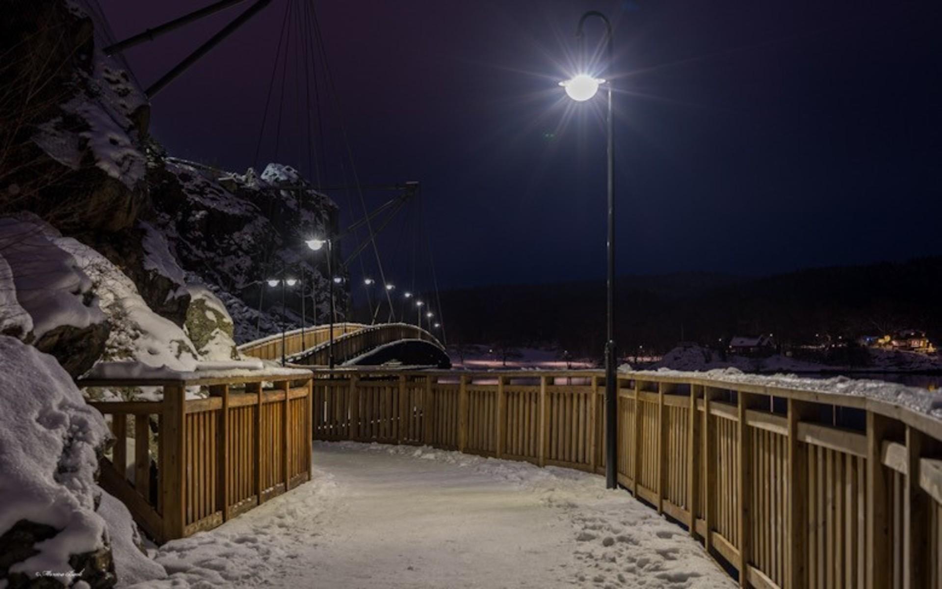 ”Strandpromenaden ÄR Uddevalla.Fotad i dec 2021”