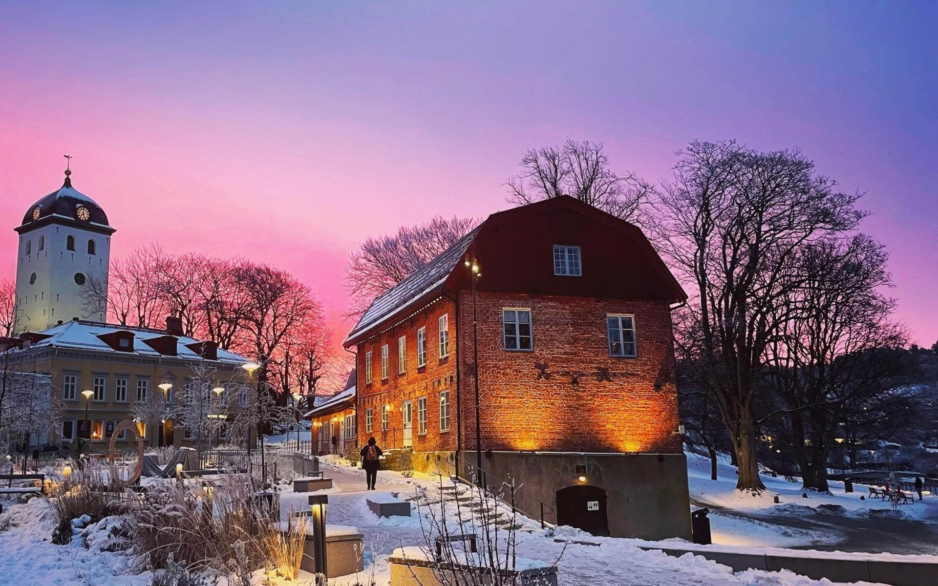 ”Promenad genom Uddevalla en morgon i februari 2021. Bild på den vackraste byggnaden i Uddevalla enl mig.”
