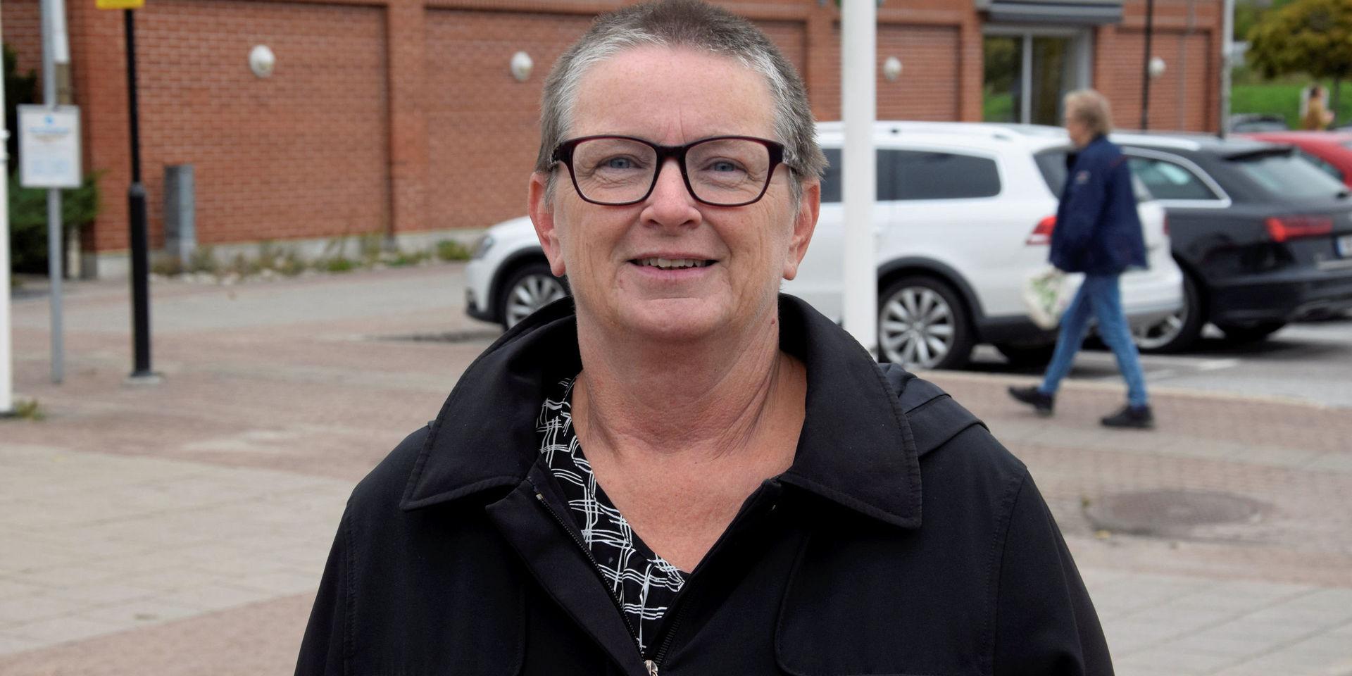 Karin Blomstrand, Liberalernas ordförande i Munkedal, riskerar att uteslutas ur partiet.