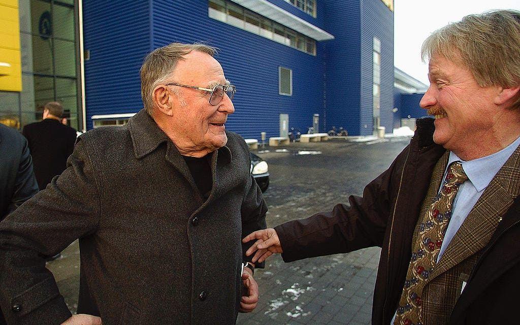 2004, Här är Kamprad tillsammans med sin dåvarande Rysslandschef Lennart Dahlgren. 2017 fanns Ikea-varuhus utspridda i 29 länder.