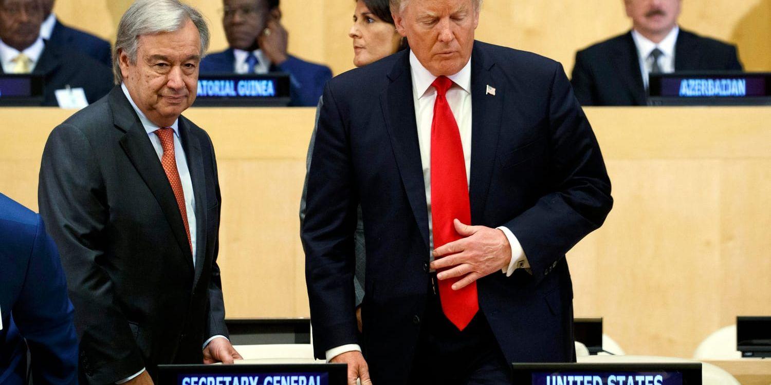 USA:s president Donald Trump (t h) och FN:s generalsekreterare António Guterres strax innan Trump tar till orda under FN-mötet med höga världsledare.