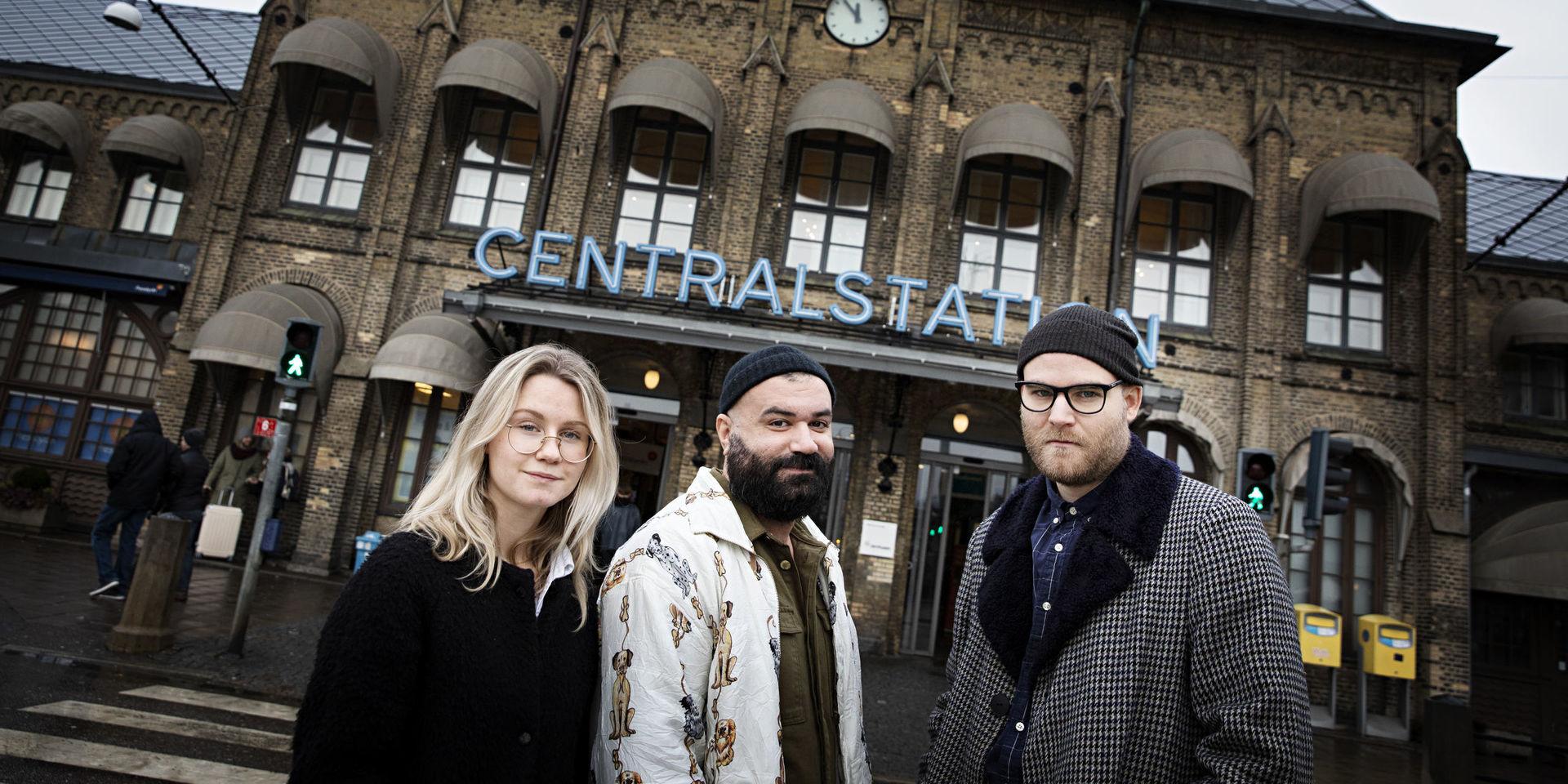 Evelina Jacobsson, Khaled Alesmael och Mats Adler är tre av fem regissörer som deltagit stafettfilmen the Location som är inspelad på centralstationen i Göteborg. Regissörerna Robert Vukajlo och Tove Jonstoij saknas på bilden.