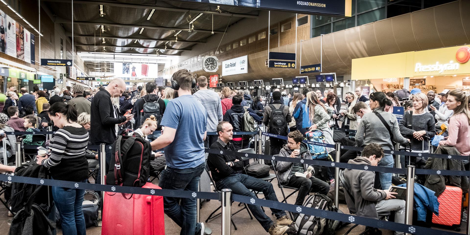  STOCKHOLM 2019-04-26Pilotstrejk på SAS medför inställda och försenade flyg från Arlanda flygplats. Lång kö för att boka om flygen. Foto: Magnus Hjalmarson Neideman / SvD / TT / Kod 10078** OUT DN, Dagens Industri (även arkiv) **
