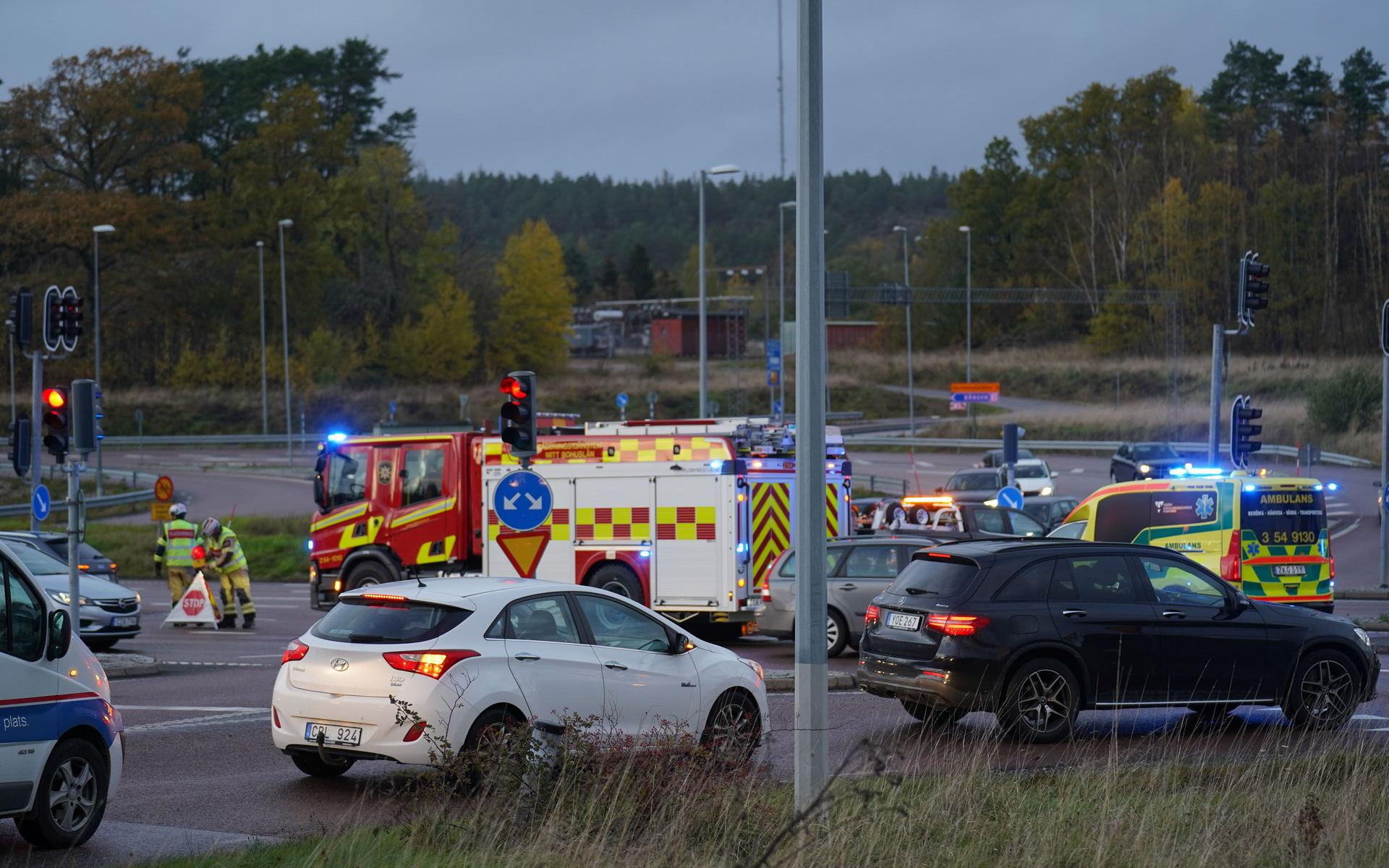 Två personbilar kolliderade i Herrestad under onsdagseftermiddagen med långa köer som följd på riksväg 44. 