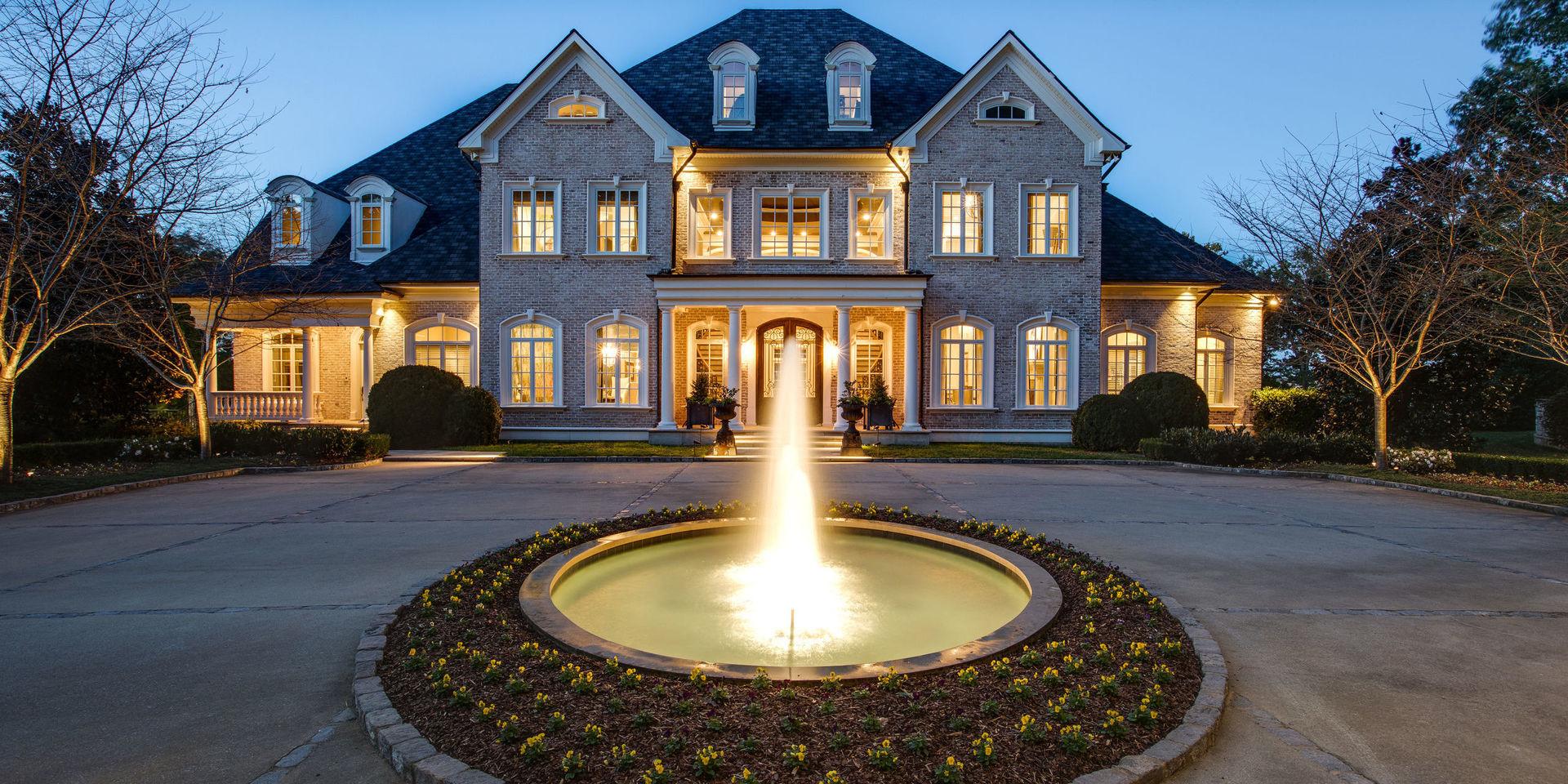 Kelly Clarkson säljer sitt lyxiga hem i Tennessee för runt 75 miljoner kronor.