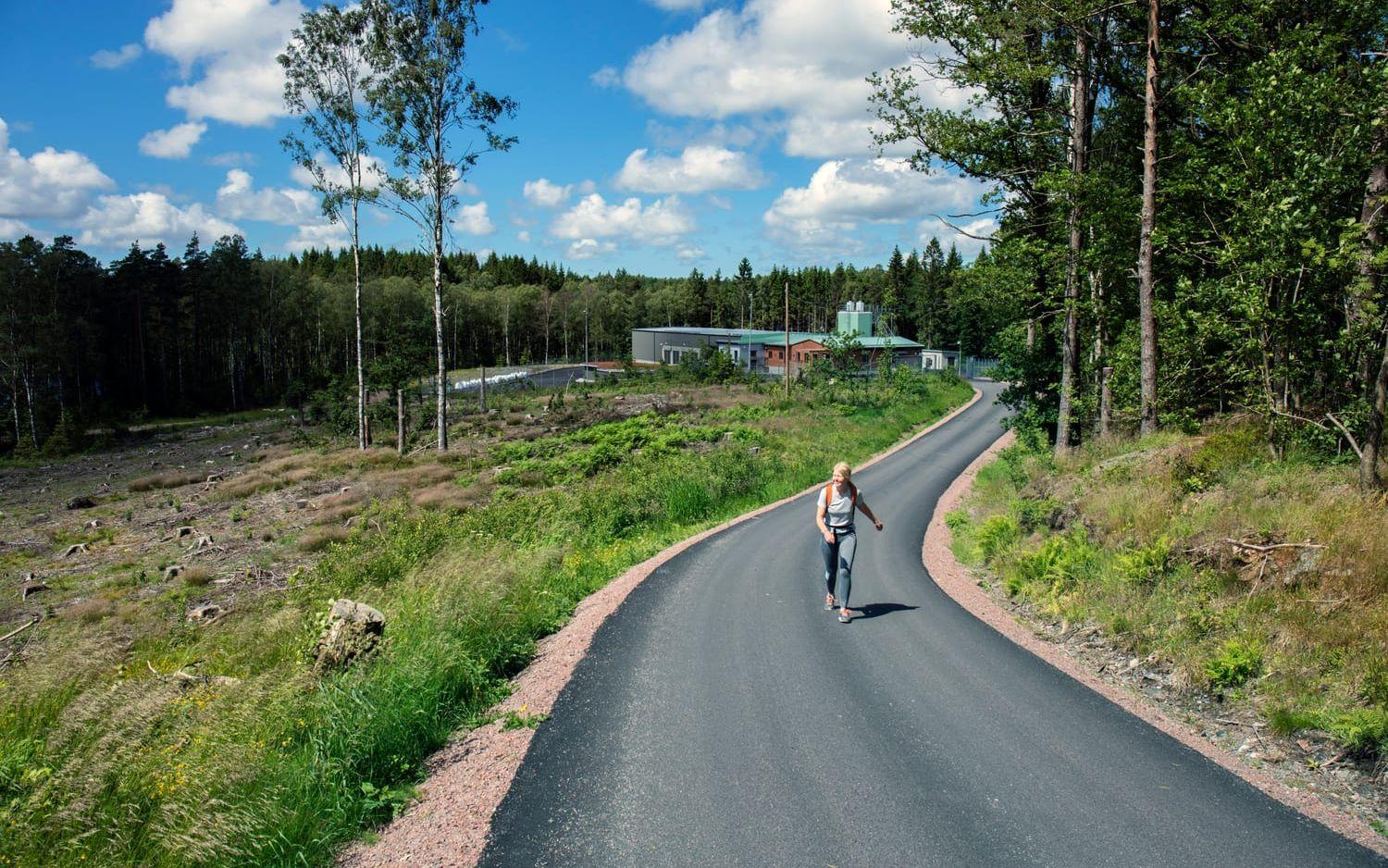 Den avslutande biten innan Kåsjön går förbi ett elkraftverk och ut på en asfalterad väg.Bild: Nicklas Elmrin
