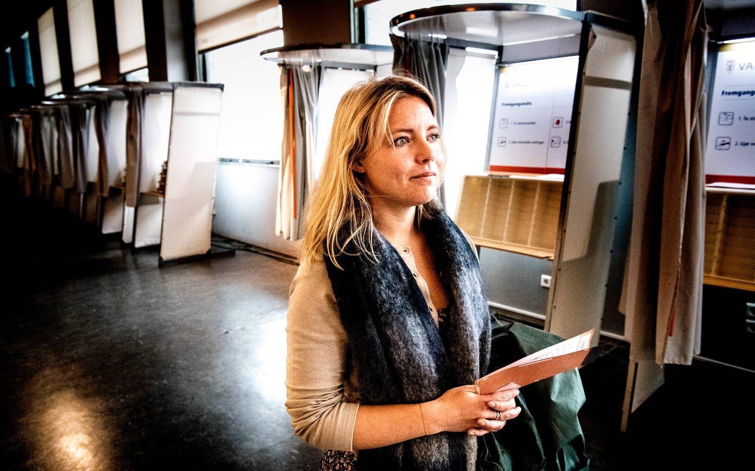 Silje Bakken har förtidsröstat på Høyre, precis som hon alltid har gjort tidigare. Hon hoppas och tror på en ny regering med partiledaren Erna Solberg som statsminister.Bild: Stefan Berg
