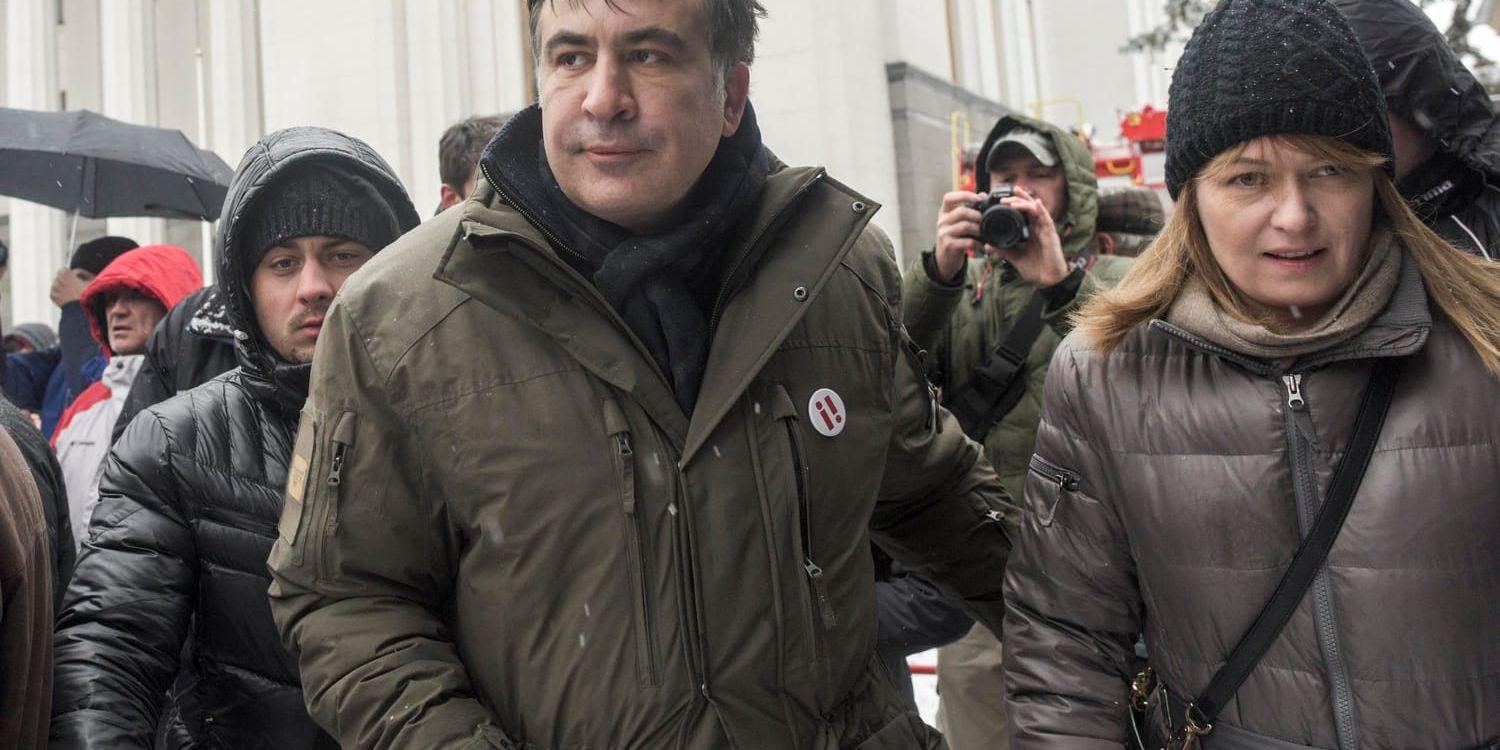 Oppositionsledaren Micheil Saakasjvili under en demonstration i Kiev i onsdags med krav på att Ukrainas president Petro Pososjenko ska avgå.