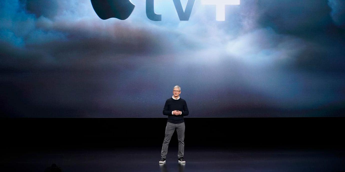 Apples vd Tim Cook presenterar nya prenumerationstjänster.