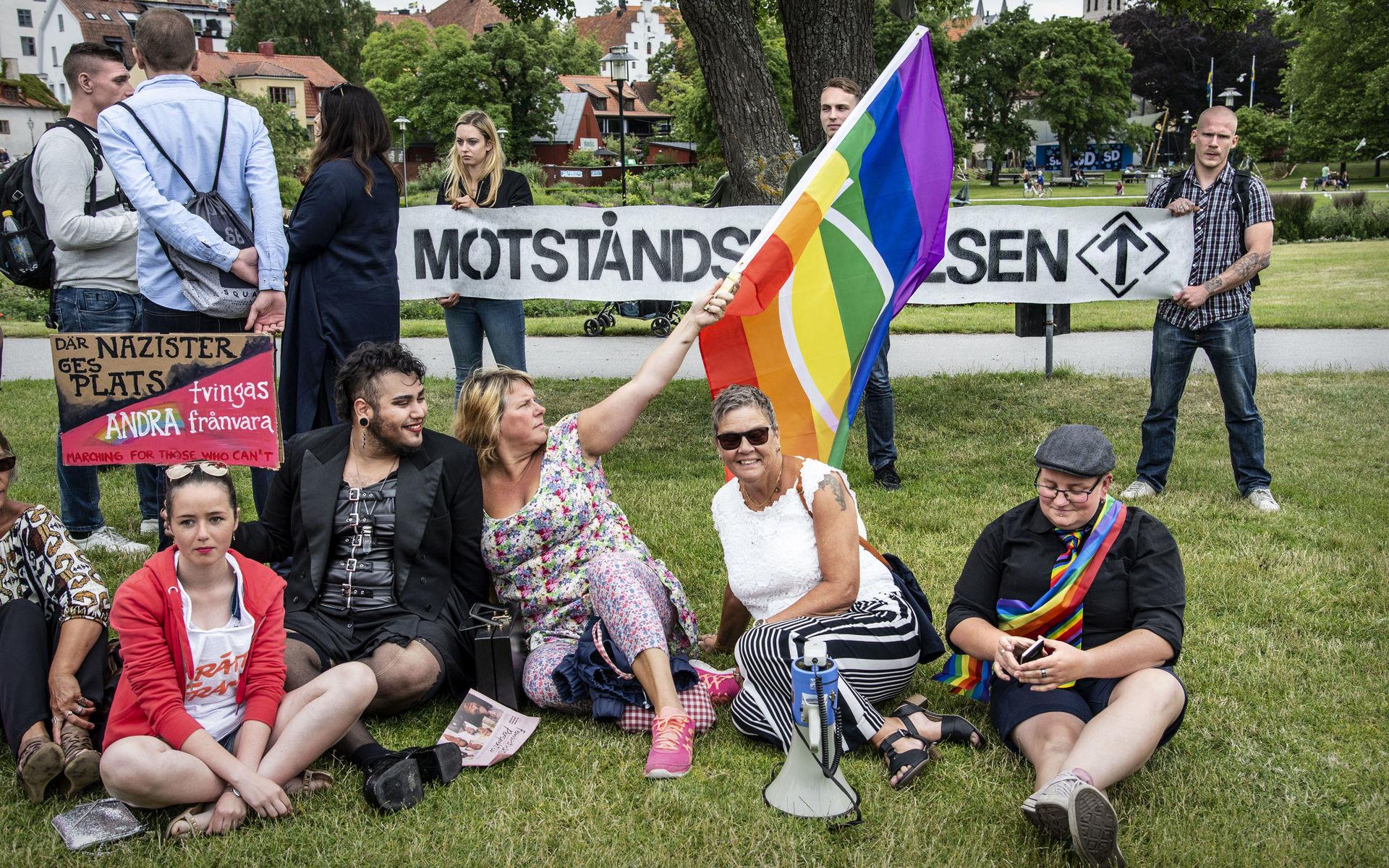 Kärlek och hat. Under förra årets Almedalsvecka rörde NMR upp känslorna, men deltagarna i Prideparaden vara betydligt fler än nazisterna.