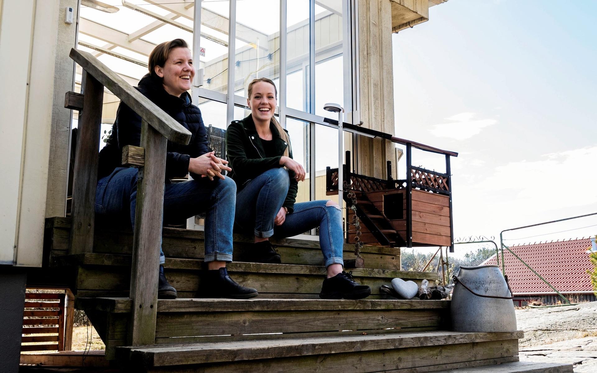 Anna Holmqvist och Linnea Kogsta valde att lämna stan - för sitt drömhem i Bokenäs. 