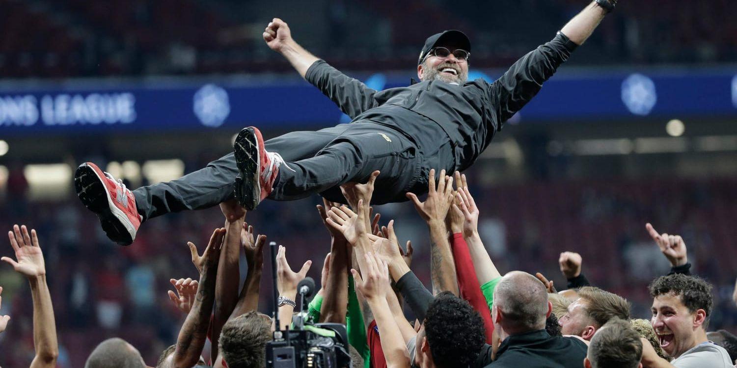 Liverpools tränare Jürgen Klopp firade, och firades, vilt efter CL-triumfen mot Tottenham.