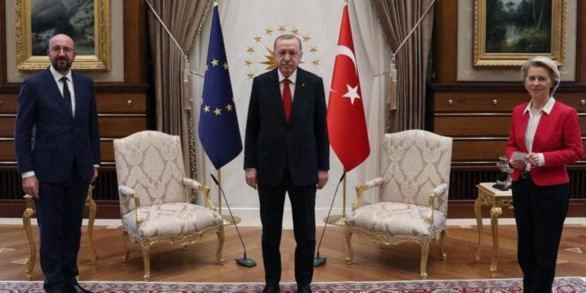 EU:s rådsordförande Charles Michel, Turkiets president Recep Tayyip Erdogan och EU-kommissionens ordförande Ursula von der Leyen vid tisdagens möte i Ankara.