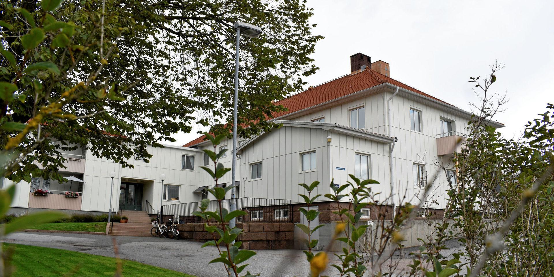 2021 påbörjas ombyggnationen av äldreboendet Lysekilshemmet till hyreslägenheter.