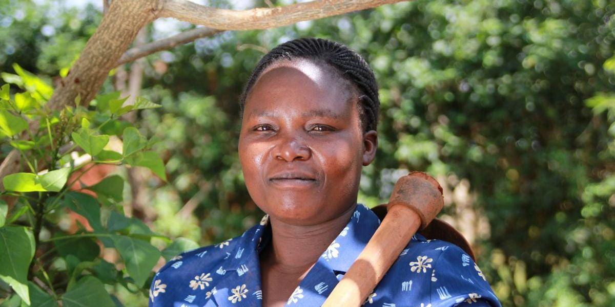 Påverkad. Jordbrukare som Phidelis Wesonga i Kenya drabbas redan hårt av klimatförändringar. Nu behöver vi hjälpas åt att avslöja klimatskeptikerna menar debattören.