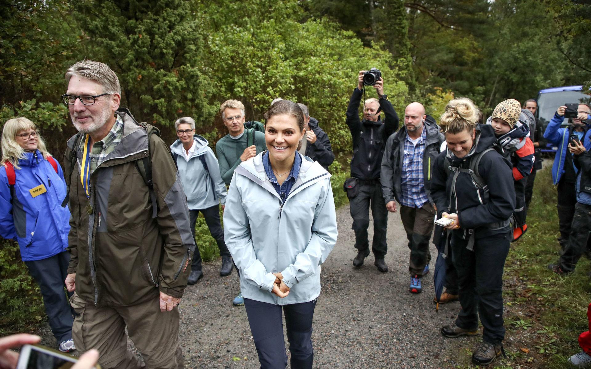 Kronprinsessan Victoria landskapsvandrar i Dalsland mellan Svankila  Upperud (5,7 km).
Här vid Edet där Svankila naturreservat möter
Pilgrimsleden.