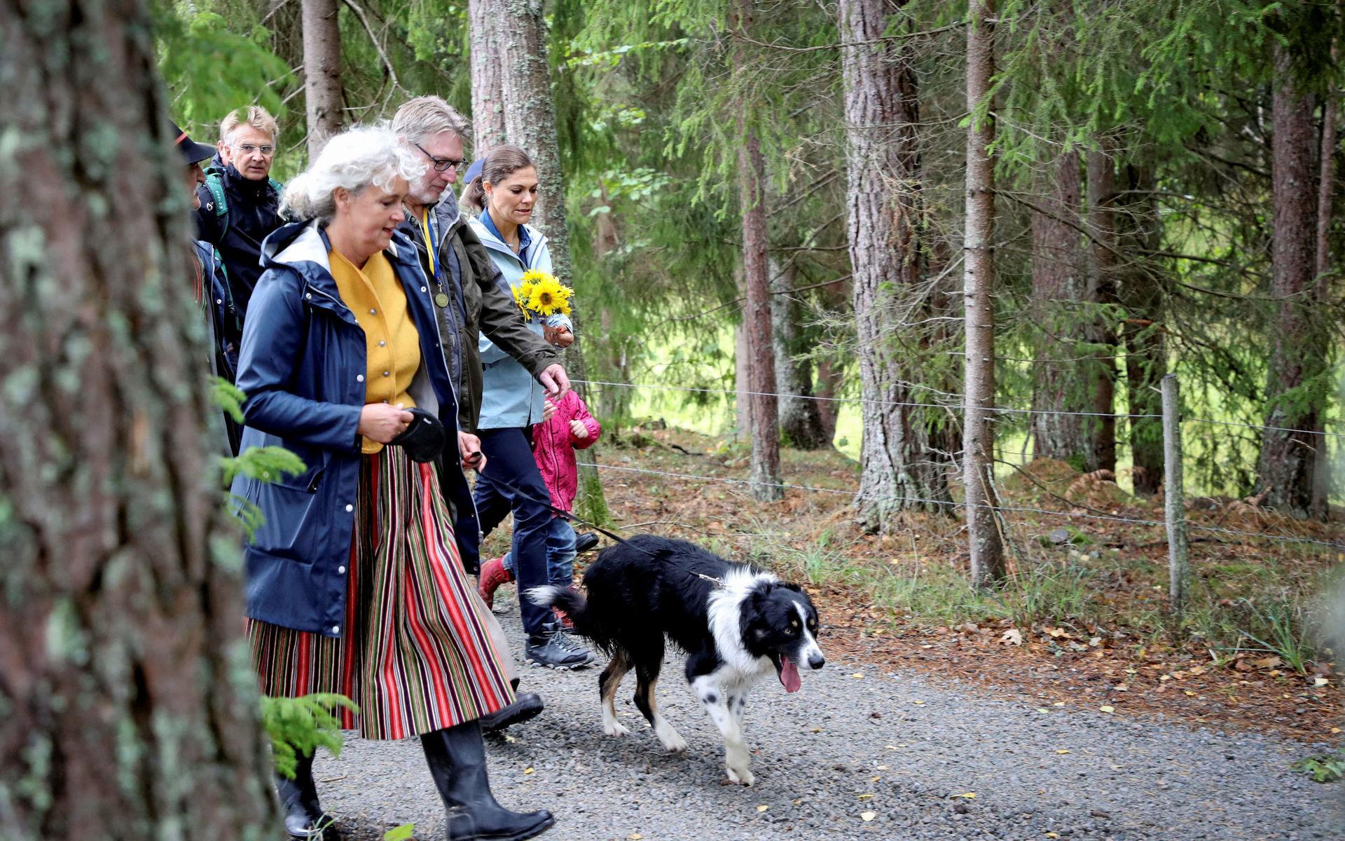 Kronprinsessan Victoria landskapsvandrar i Dalsland mellan Svankila  Upperud (5,7 km).
Här vid Edet där Svankila naturreservat möter
Pilgrimsleden
.