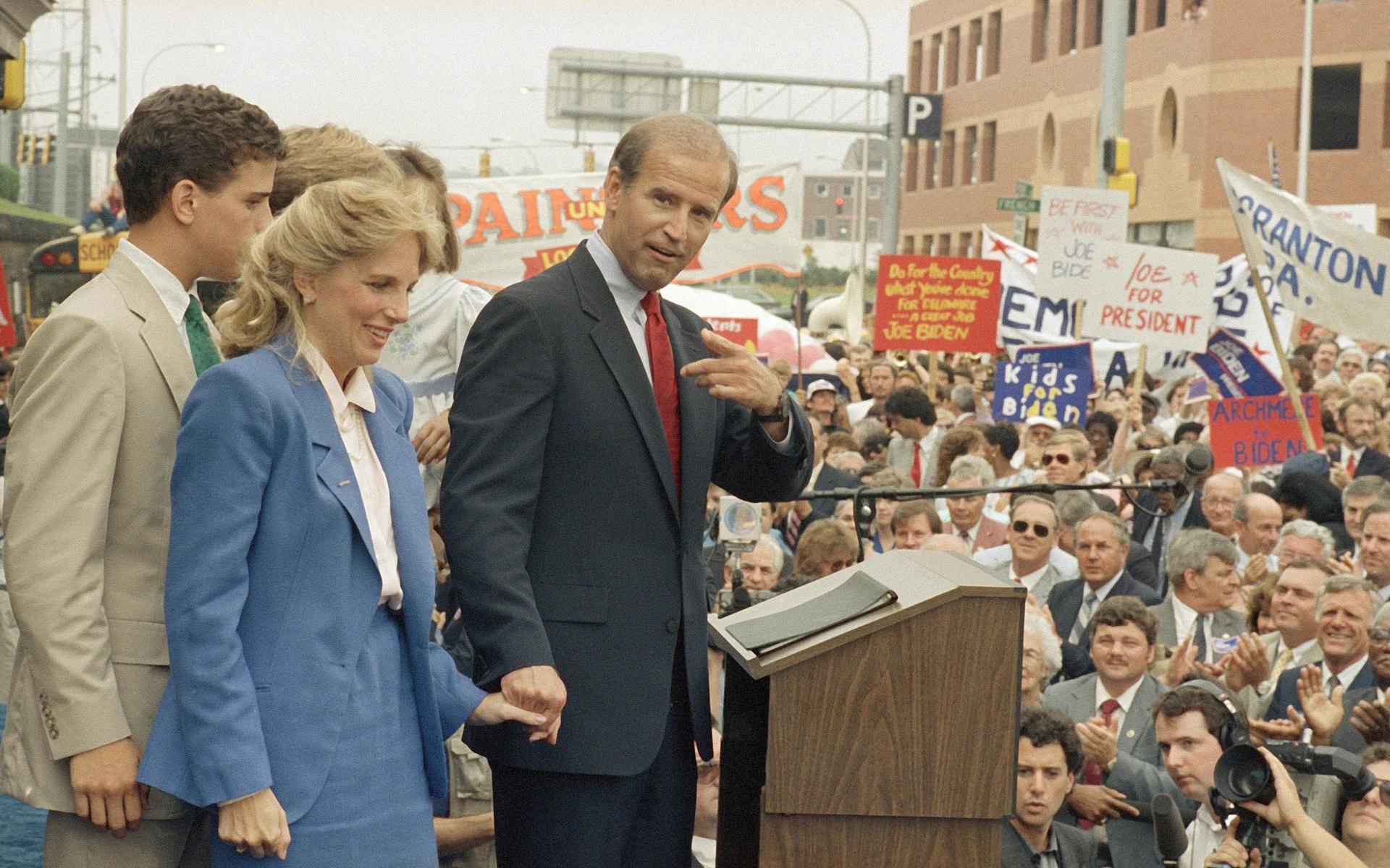 Joe Biden tillsammans med Jill Biden efter att han presenterat sin kandidatur till presidentposten 1987. 