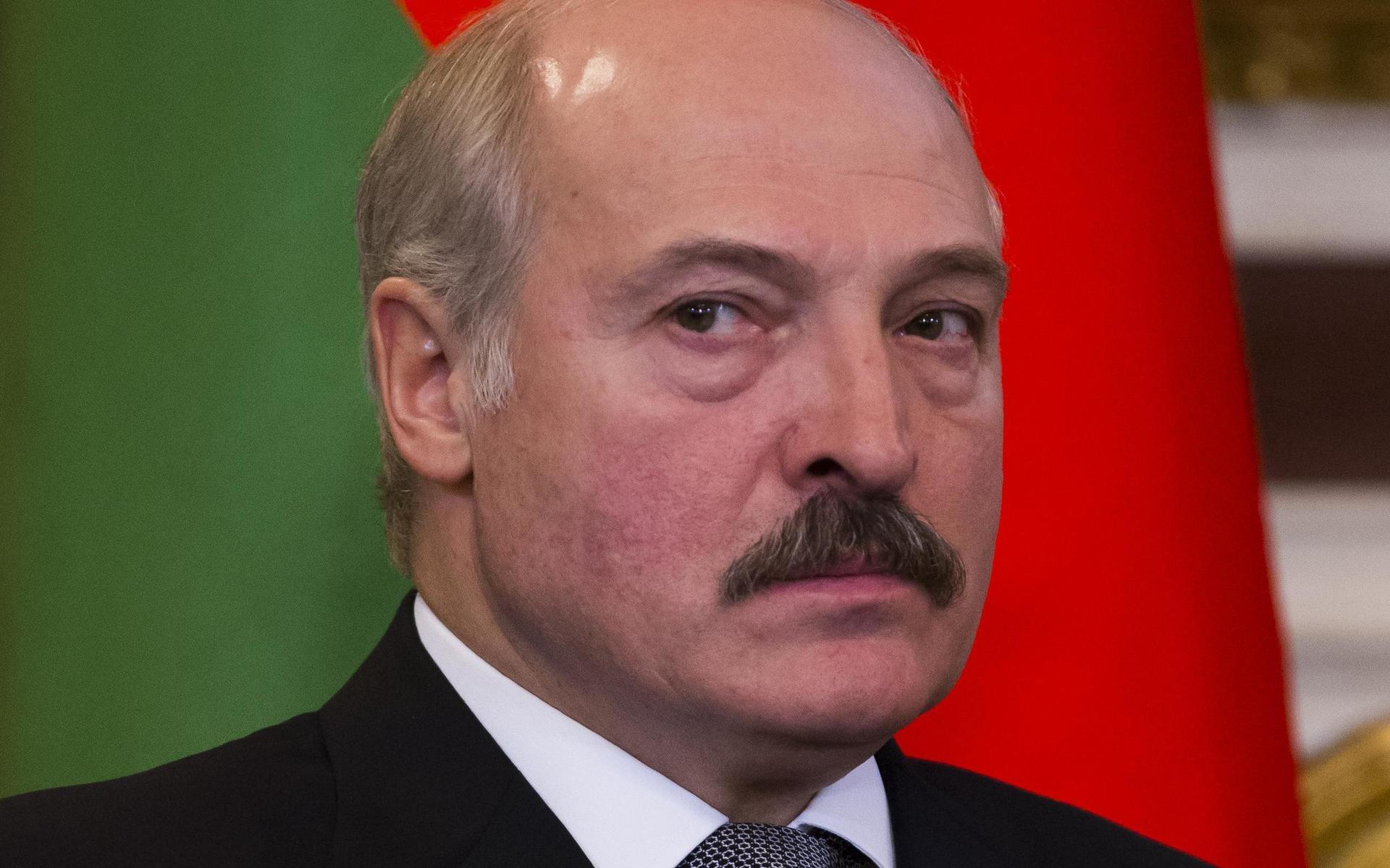 Diktatorn Aleksandr Lukasjenkos agernade väcker nu häftig kritik från omvärlden.