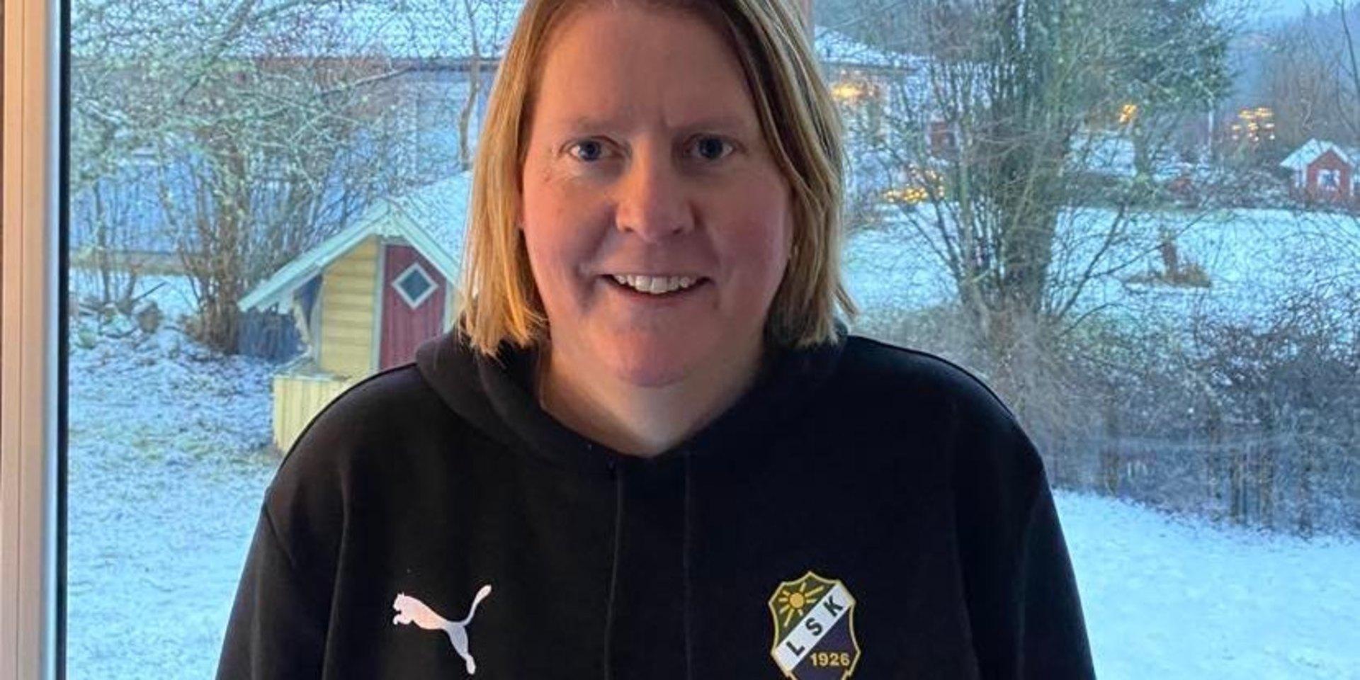 Efter nästan 20 år som seniorspelare, i Groheds IF och IK Oddevold, får Jessica Hallberg sitt första tränaruppdrag i ett a-lag när hon blir assisterande tränare i Ljungskile SK:s damlag. 
