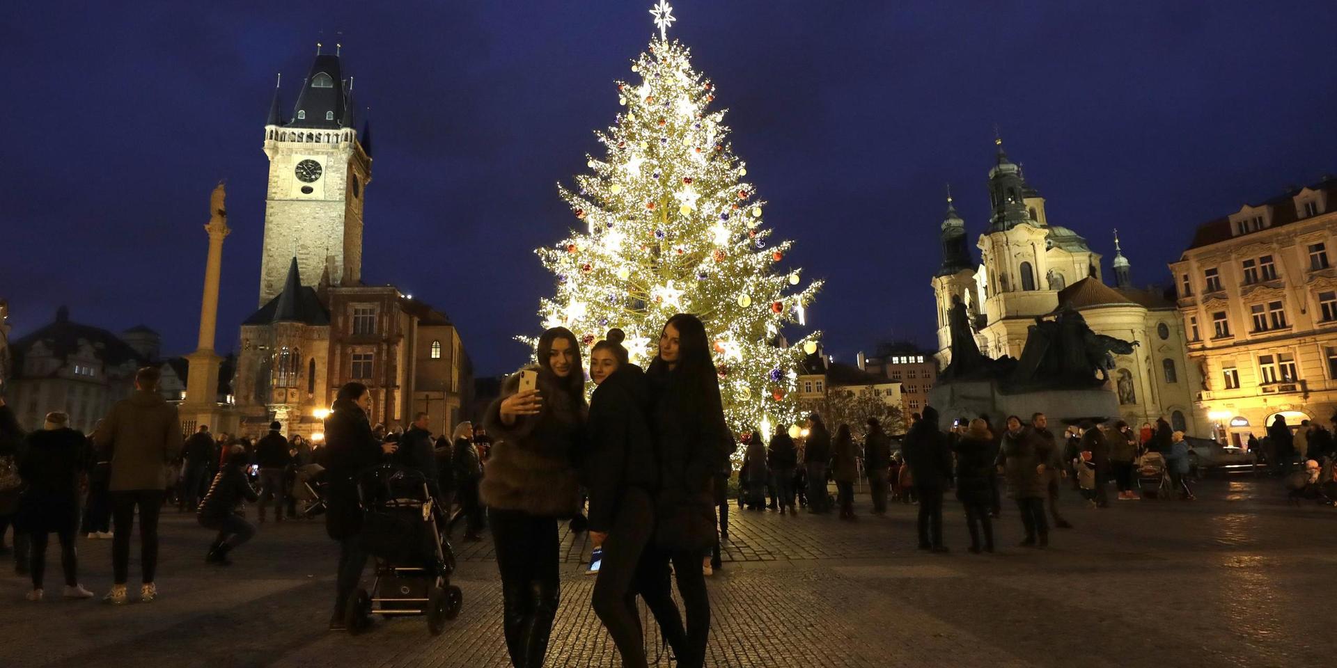De traditionella julmarknaderna i Tjeckiens huvudstad Prag har ställts in i år på grund av spridningen av covid-19.