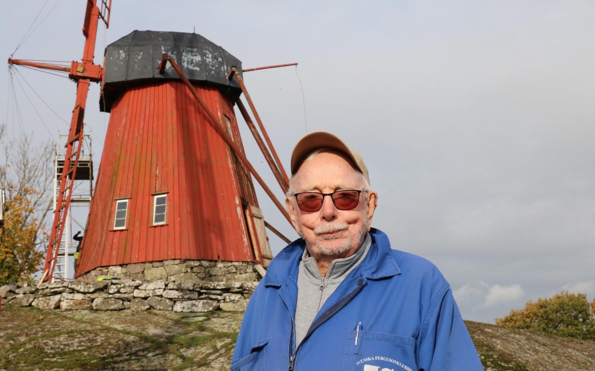Bo Andersson är ordförande i Tegneby Hembygdsförening, det är föreningen som äger kvarnen på Lyr. 