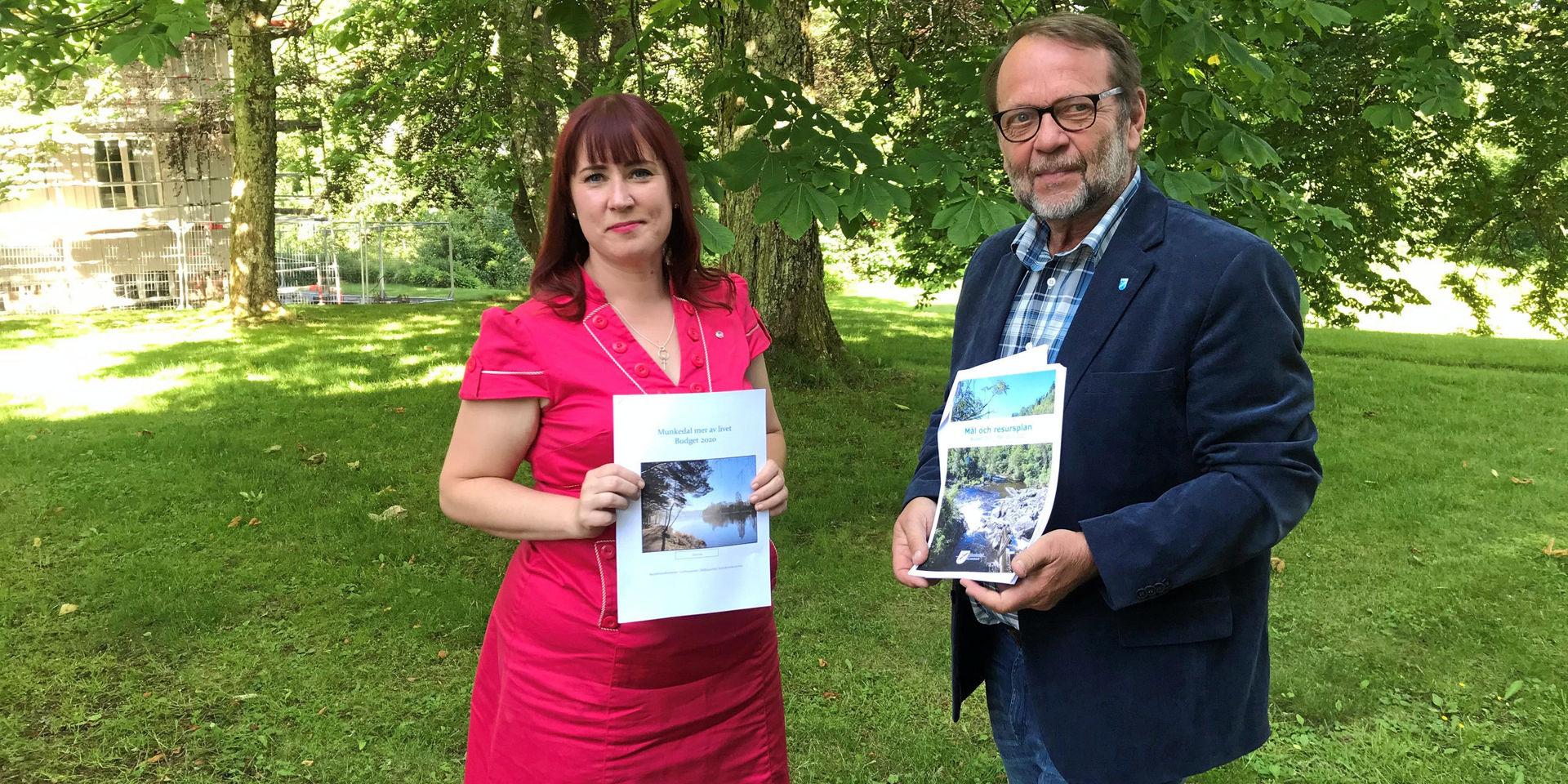 Liza Kettli (S) och Jan Hognert (M) kom till fullmäktige i Munkedals kommun med varsitt förslag till budget.