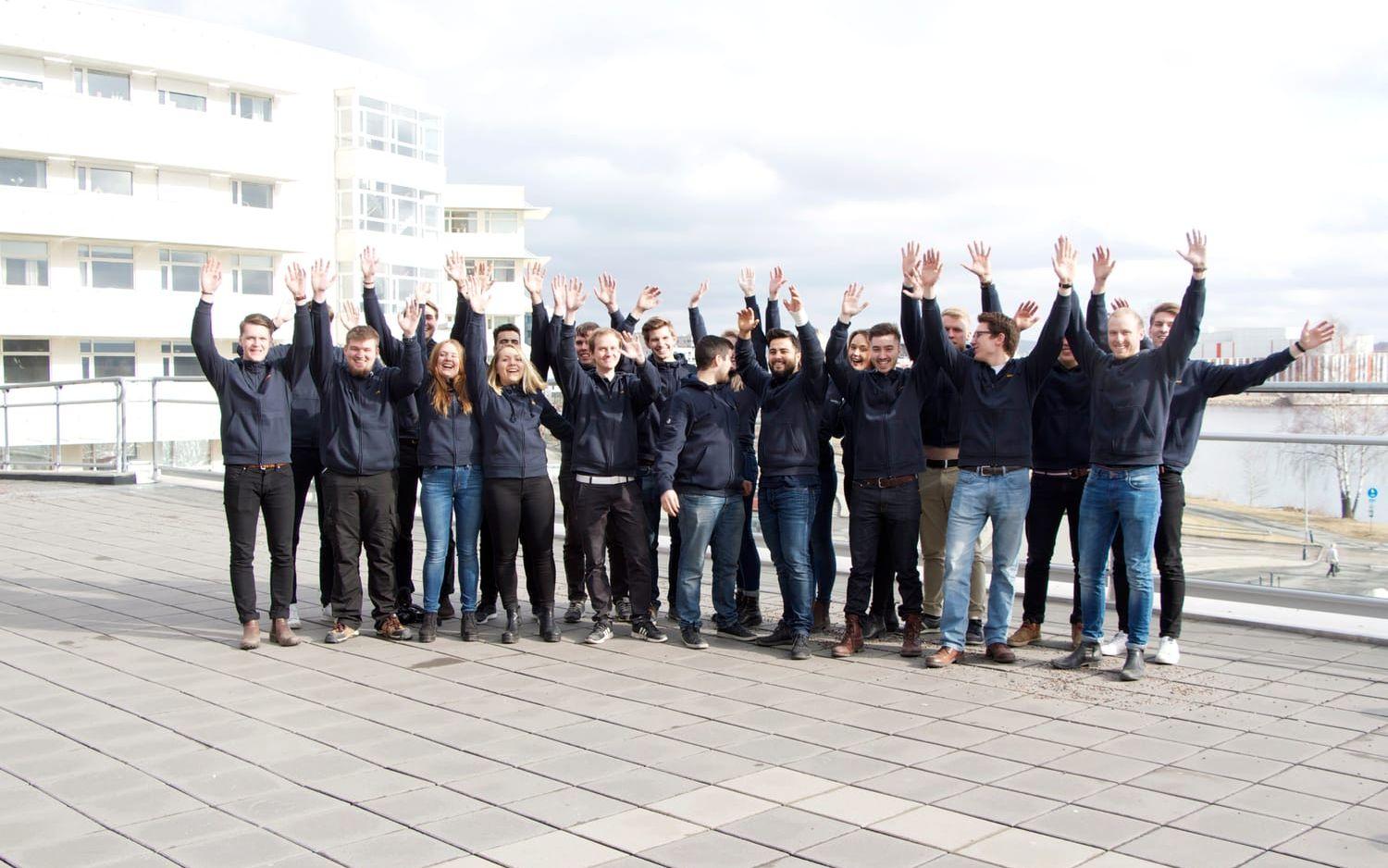 Pressbild från studentgruppen från Jönköping som kallas JU Solar Team. Foto: Ellinor Lindahl.