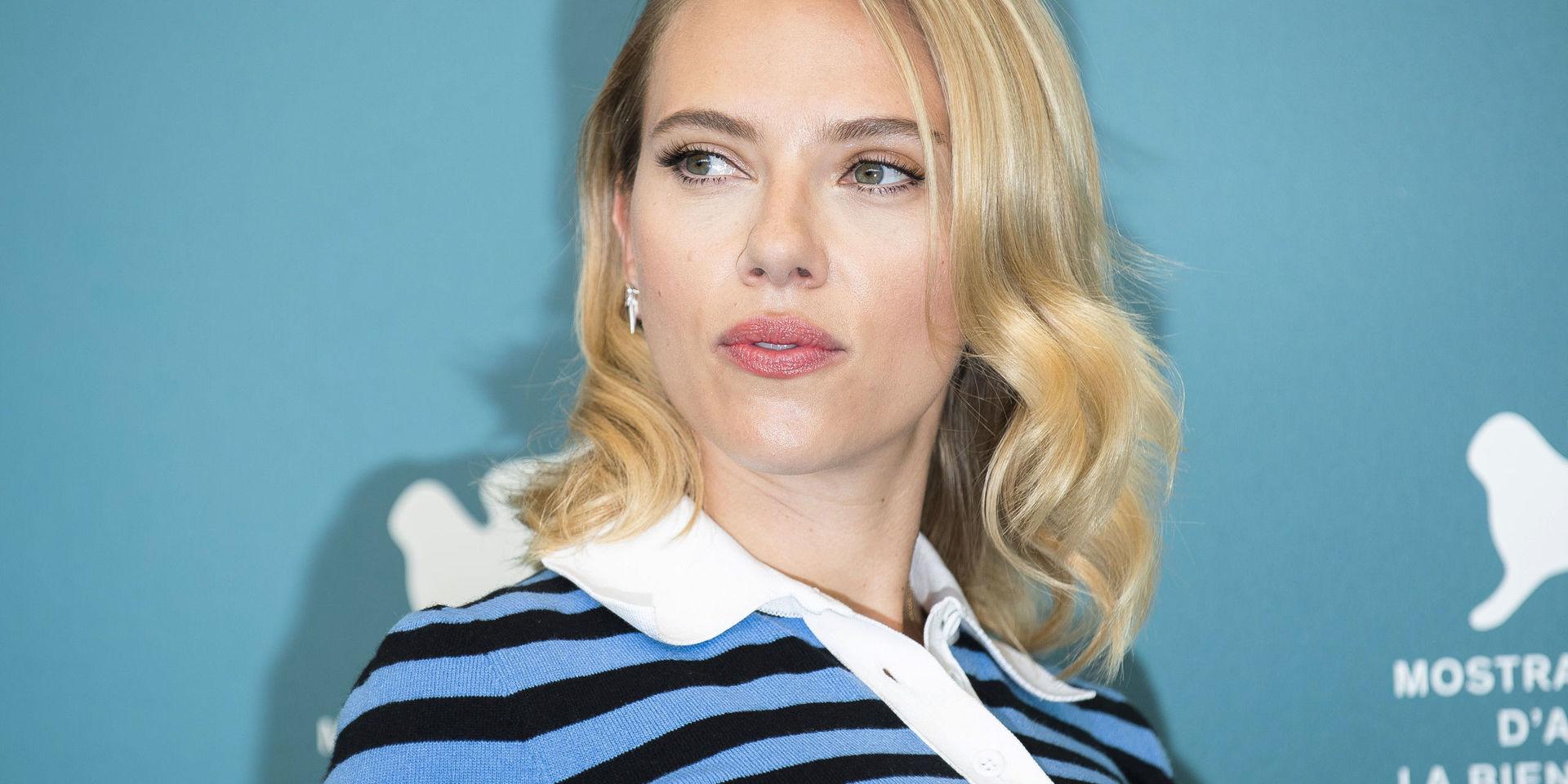 Scarlett Johansson försvarar Woody Allen, som har anklagats för övergrepp av sin styvdotter. Arkivbild. 