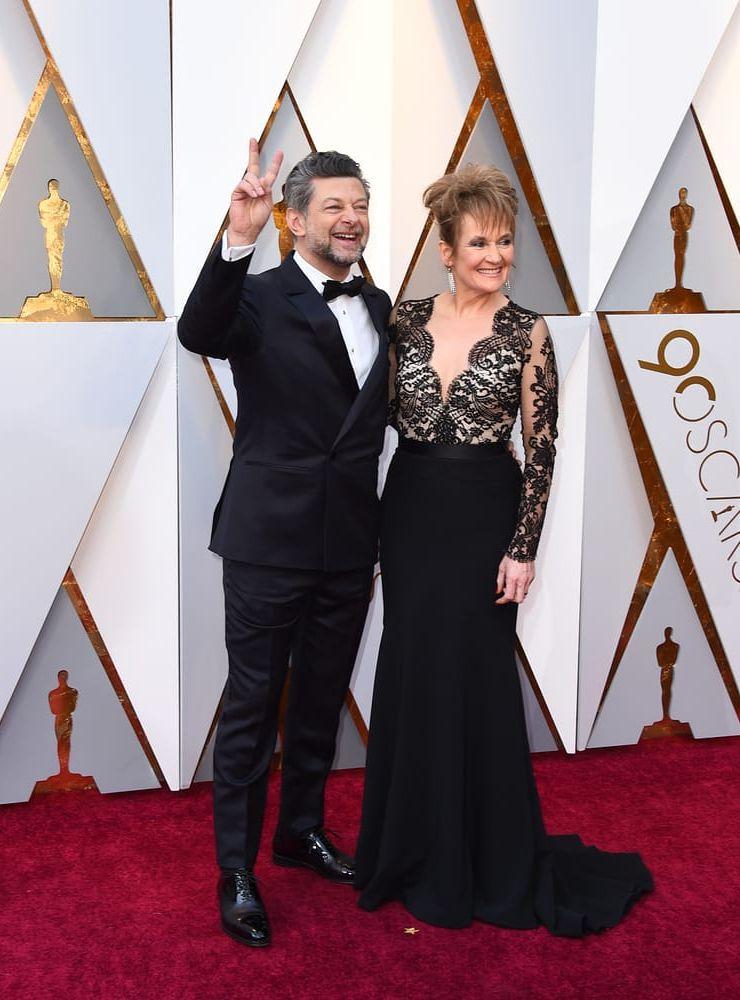 Andy Serkis och Lorraine Ashbourne anländer till Oscarsgalan. 
